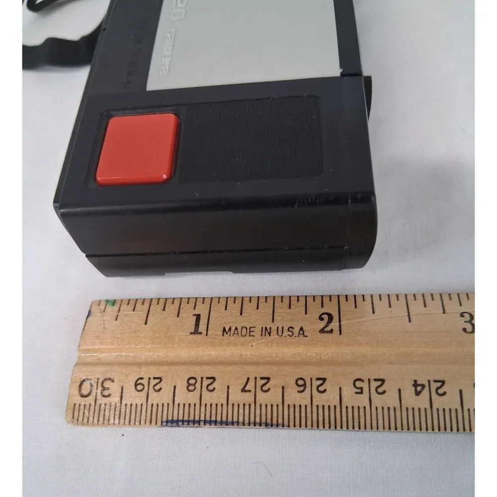 VTG Kodak Pocket Instamatic 20 Camera 1970s 110 Film Retro Collectible USA Made